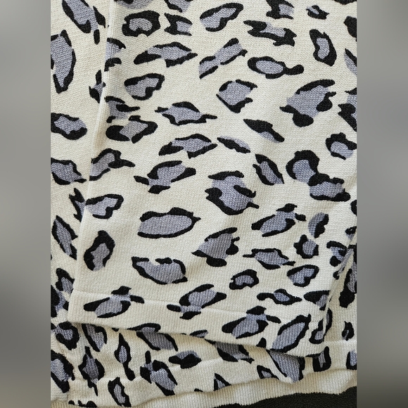 NWT - Silk Nylon Blend Dialogue Animal Print Cardigan - Size XL - Picture 5 of 8